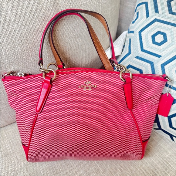 Coach Handbags - Coach Kelsey legacy Jacquard crossbody bag